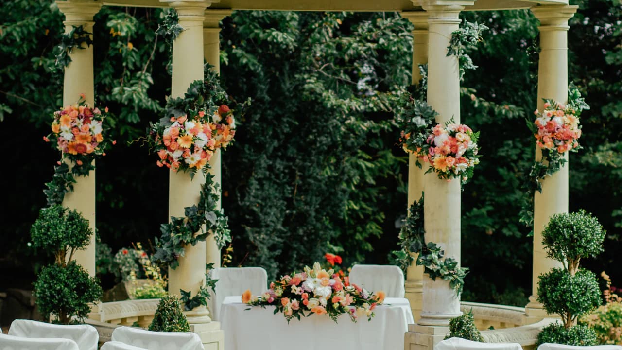 Intieme kleine bruiloft ceremonie